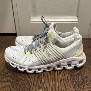 Women’s Oncloud Cloudswift. Size 8.